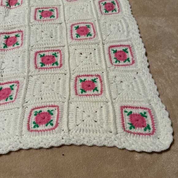 Baby Doll handmade Crochet blanket rose pattern with metallic bling yarn girl sm - Picture 3 of 7